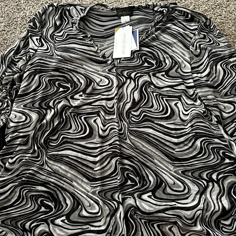 NWT WOMENS COVER UP SHIRT